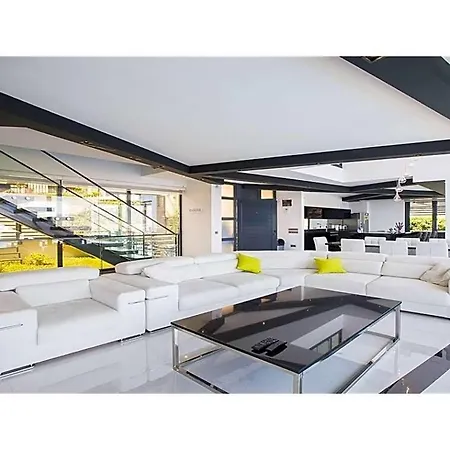 Sleeps 10 With Pool And Wifi וילה *