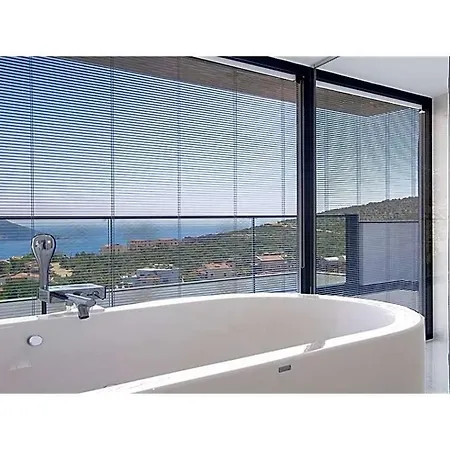 Sleeps 10 With Pool And Wifi וילה