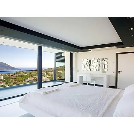 וילה Sleeps 10 With Pool And Wifi *